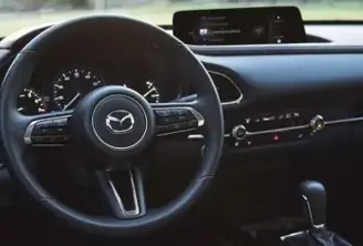 ¿QUÉ ES PADDLE SHIFT Y CÓMO AYUDA EN LA CONDUCCIÓN? 