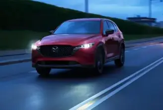 TECNOLOGÍAS PARA QUE UN AUTO SEA SEGURO Y CONFIABLE AL CONDUCIR 