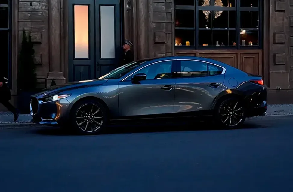 MAZDA 3