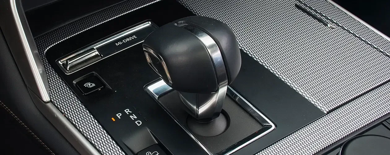 Transmisión 8 Velocidades y Sistema AWD