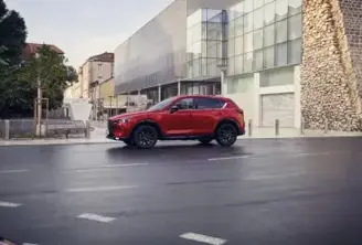 ¿CÓMO FRENAR EN CASO DE EMERGENCIA Y MANTENER EL CONTROL DEL AUTO? 